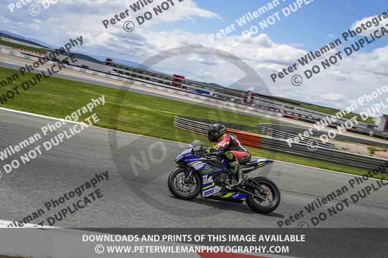cadwell no limits trackday;cadwell park;cadwell park photographs;cadwell trackday photographs;enduro digital images;event digital images;eventdigitalimages;navarra;no limits trackdays;peter wileman photography;racing digital images;trackday digital images;trackday photos